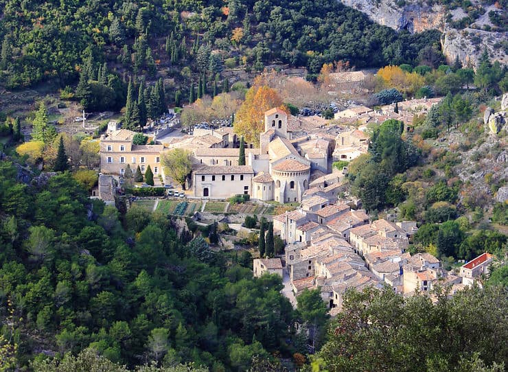Saint-Guilhem-le-Désert, un des Plus Beaux Villages de France
